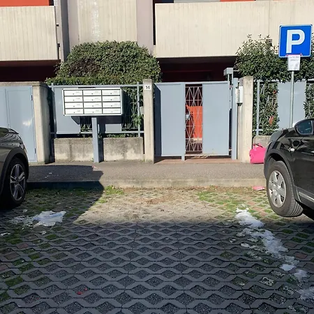 Free Parking, Close To The Train Station And The Duomo דירה *