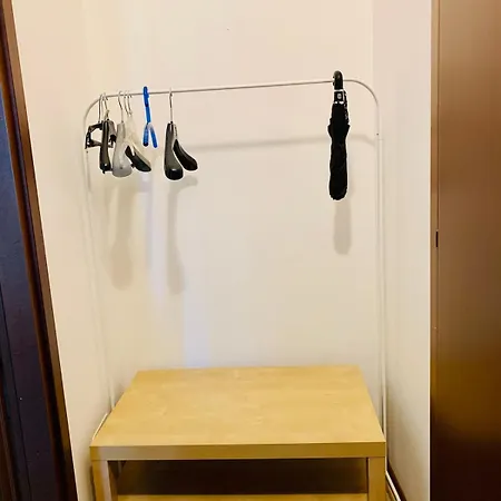Free Parking, Close To The Train Station And The Duomo פארמה